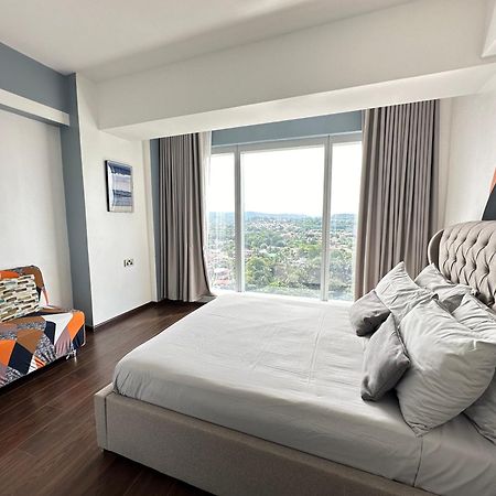 Condotel Aeon Towers Davao 20Mbps Wifi Экстерьер фото